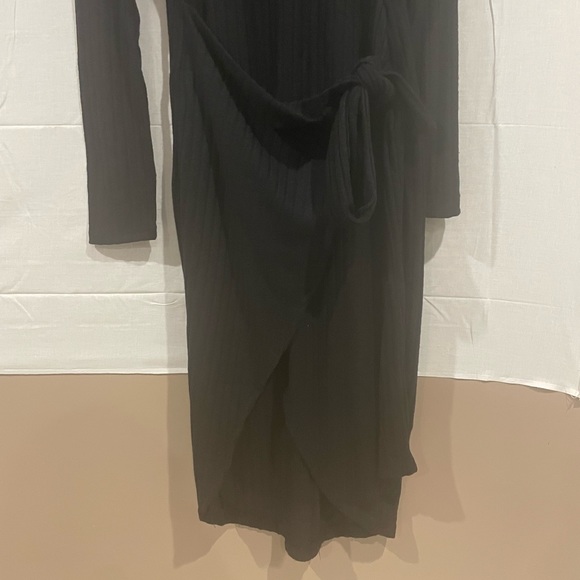 High low wrap dress. Black Revamped. Polyester Rayon & spandex - Picture 2 of 5